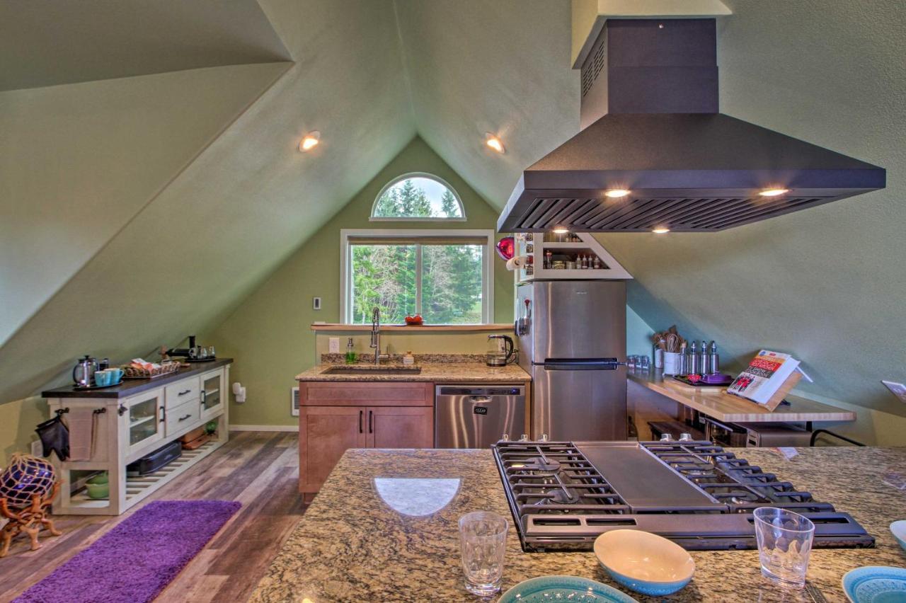 Ferienwohnung Charming Port Angeles Studio With Deck And Views! Exterior foto